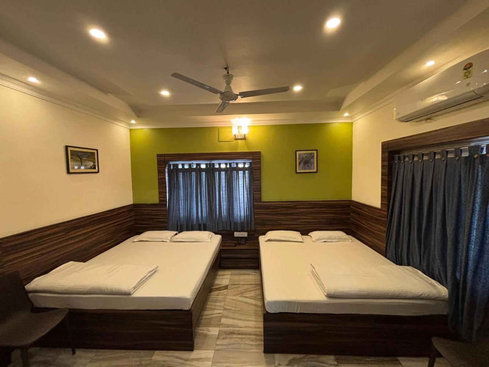Om Sai Villa Guesthouse كولكاتا المظهر الخارجي الصورة