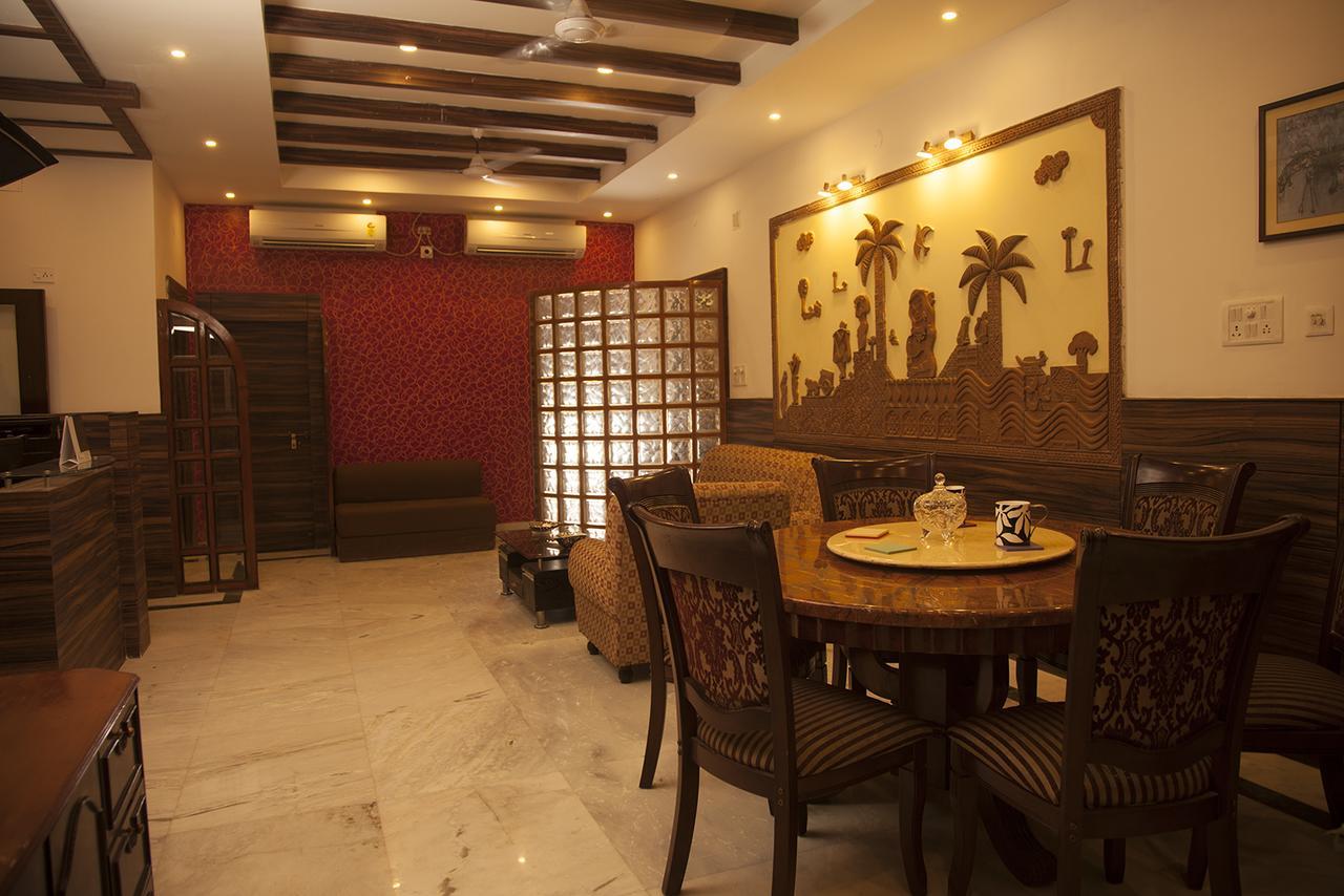 Om Sai Villa Guesthouse كولكاتا المظهر الخارجي الصورة