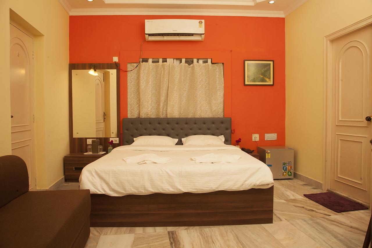 Om Sai Villa Guesthouse كولكاتا المظهر الخارجي الصورة