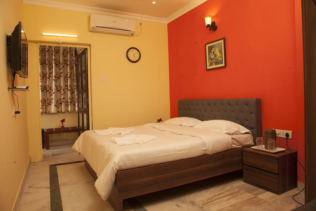 Om Sai Villa Guesthouse كولكاتا المظهر الخارجي الصورة