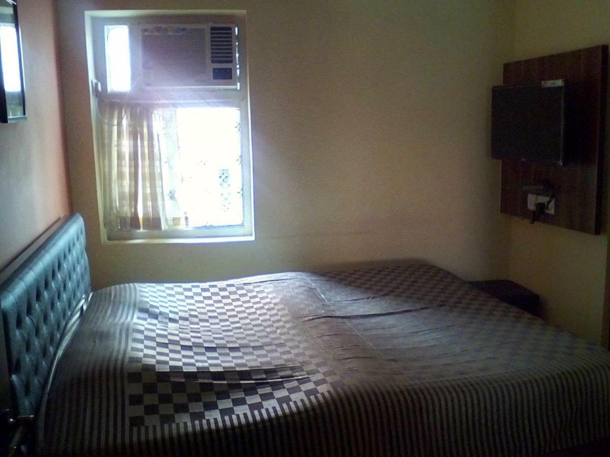Om Sai Villa Guesthouse كولكاتا المظهر الخارجي الصورة